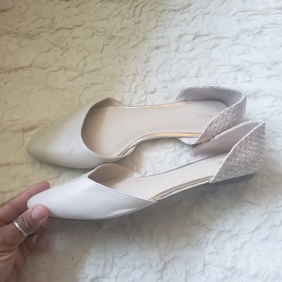 Apt. 9 D’Orsay Flats Bone and Beige with Basketweave & a Touch of Gold Size 9 - Picture 3 of 7